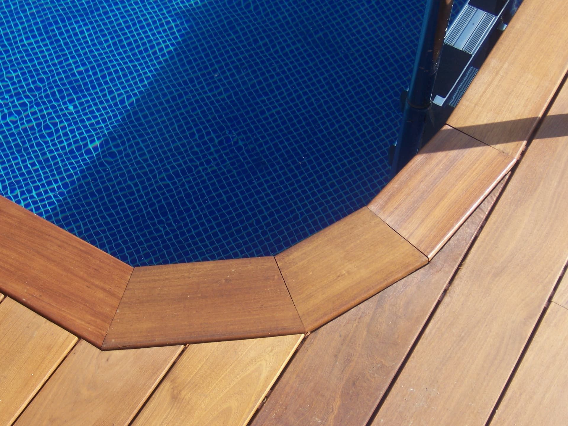 Tarima exterior per a terrasses i piscines