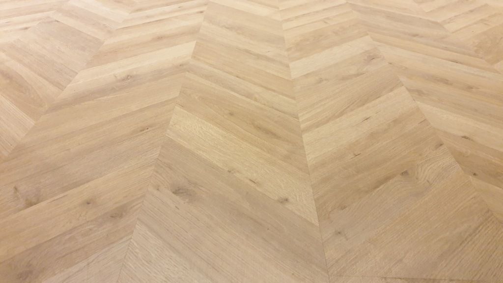 taulons de parquet laminat en espiga que al deteriorarse es poden reciclar