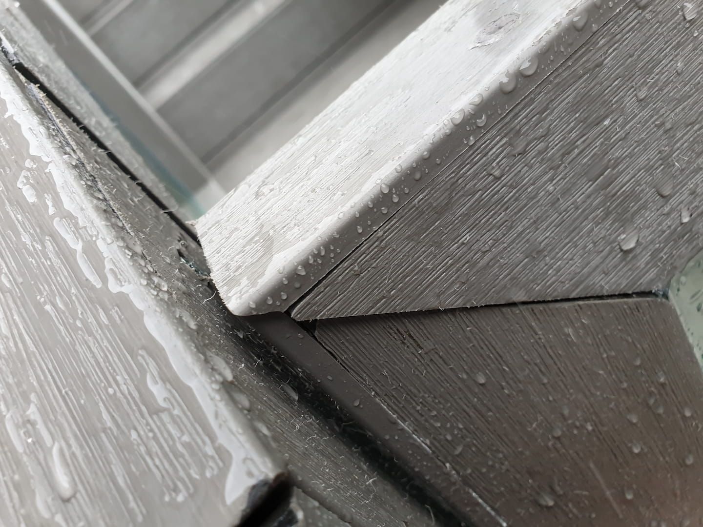 madera de parquet laminado hidrófugo resistente al agua mojado sin ser afectado por ella